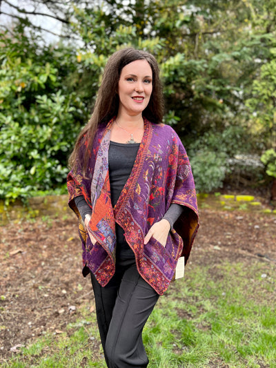 NEW ! In Style Regular Poncho in Reversible Plum Bird colors + Free Bag