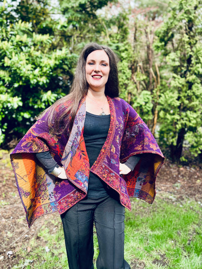 NEW ! In Style Regular Poncho in Reversible Plum Bird colors + Free Bag