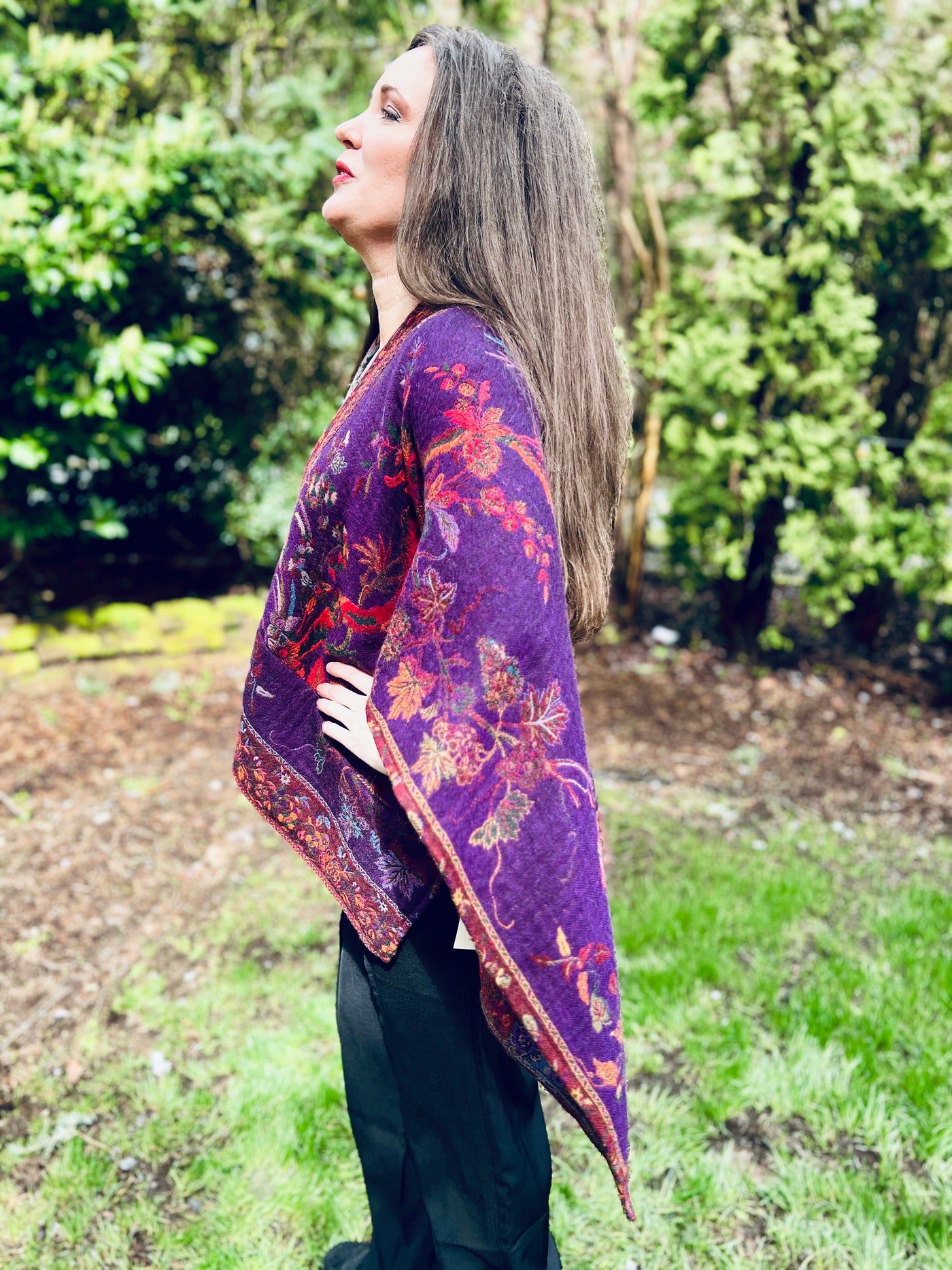 NEW ! In Style Regular Poncho in Reversible Plum Bird colors + Free Bag