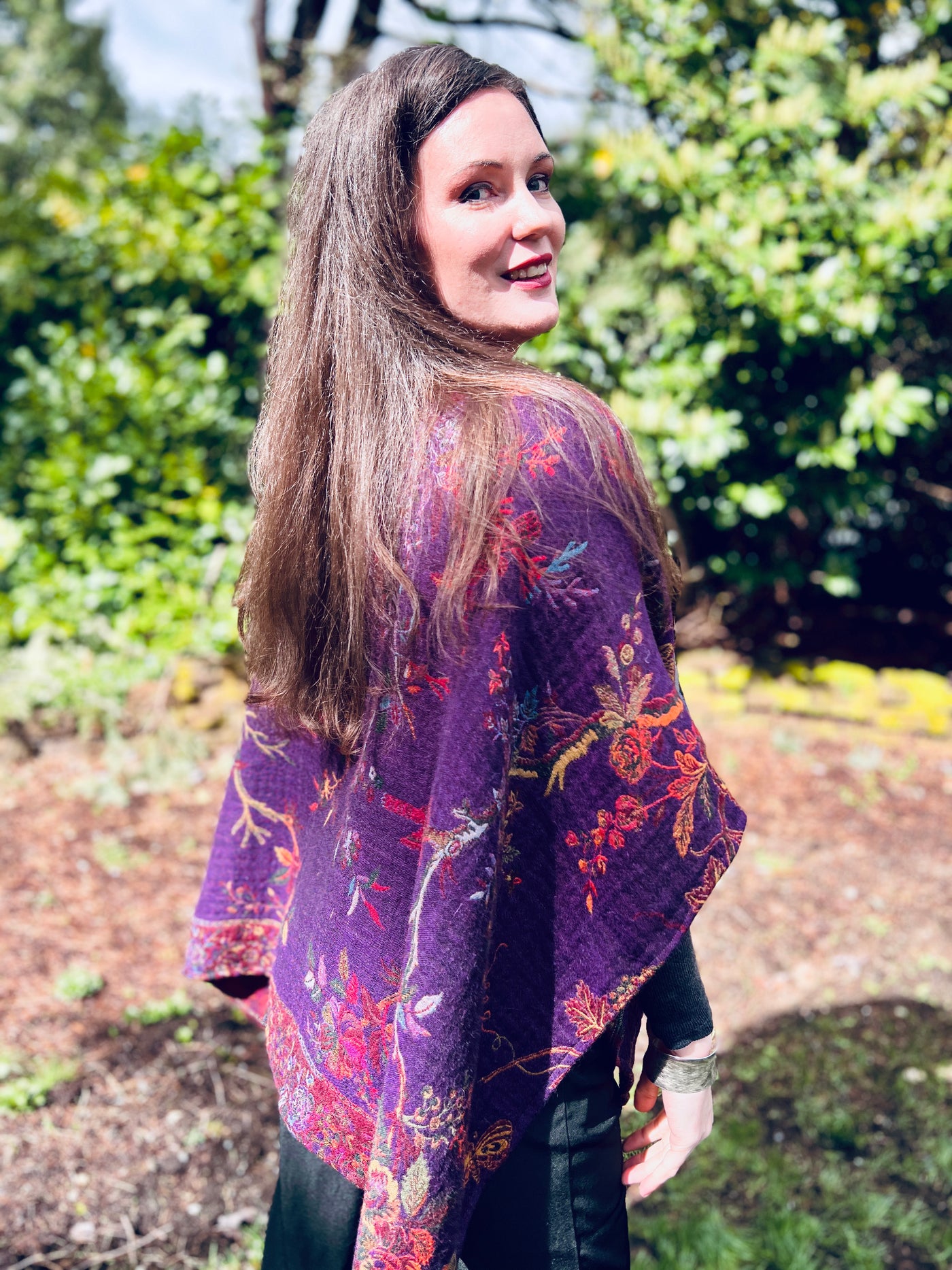 NEW ! In Style Regular Poncho in Reversible Plum Bird colors + Free Bag