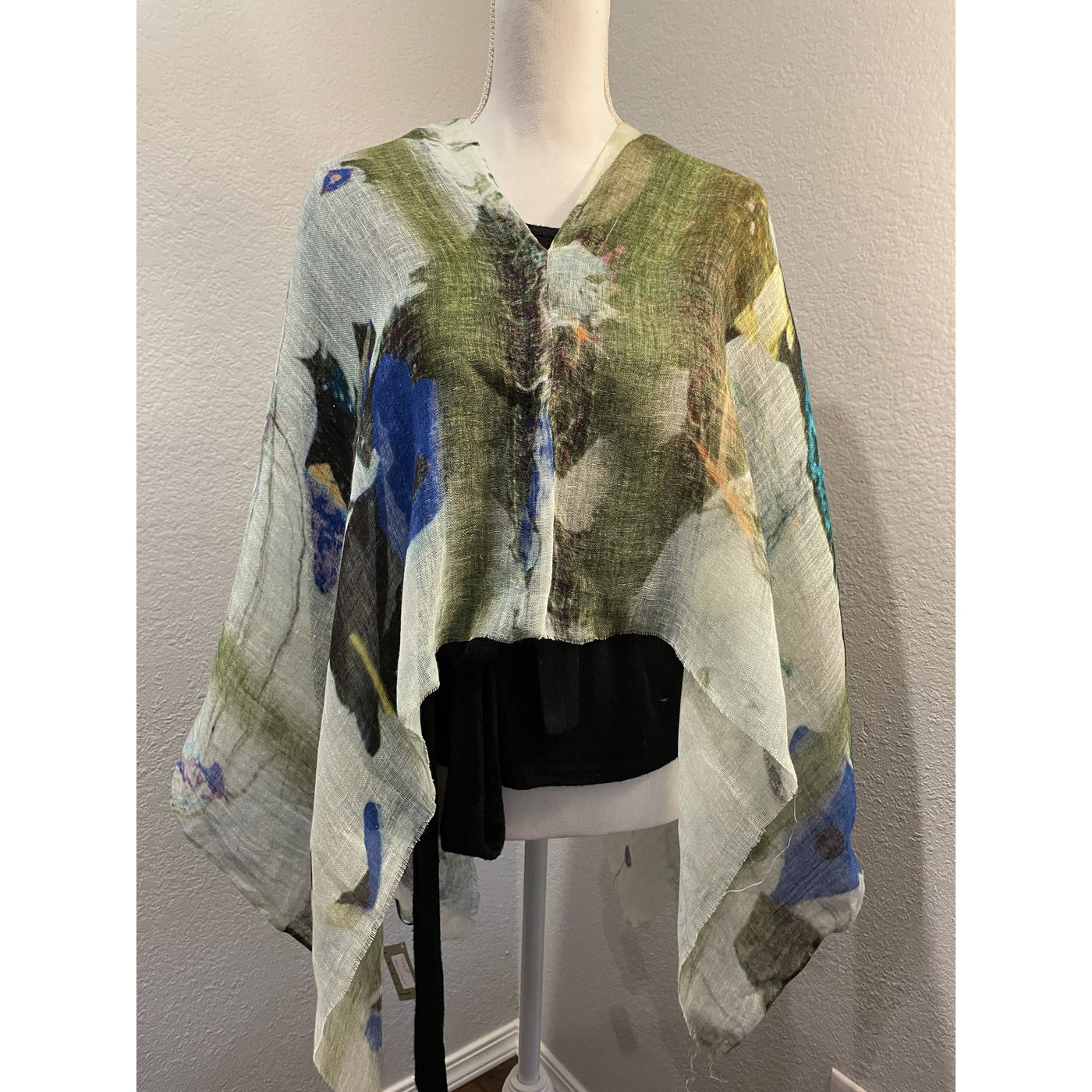 732/E/linen Poncho in watercolor Abstract Patterns