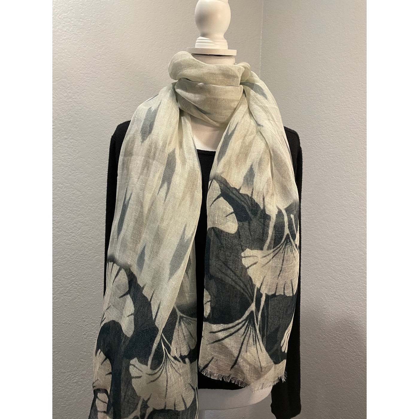 732/A/Grey cream linen Scarf