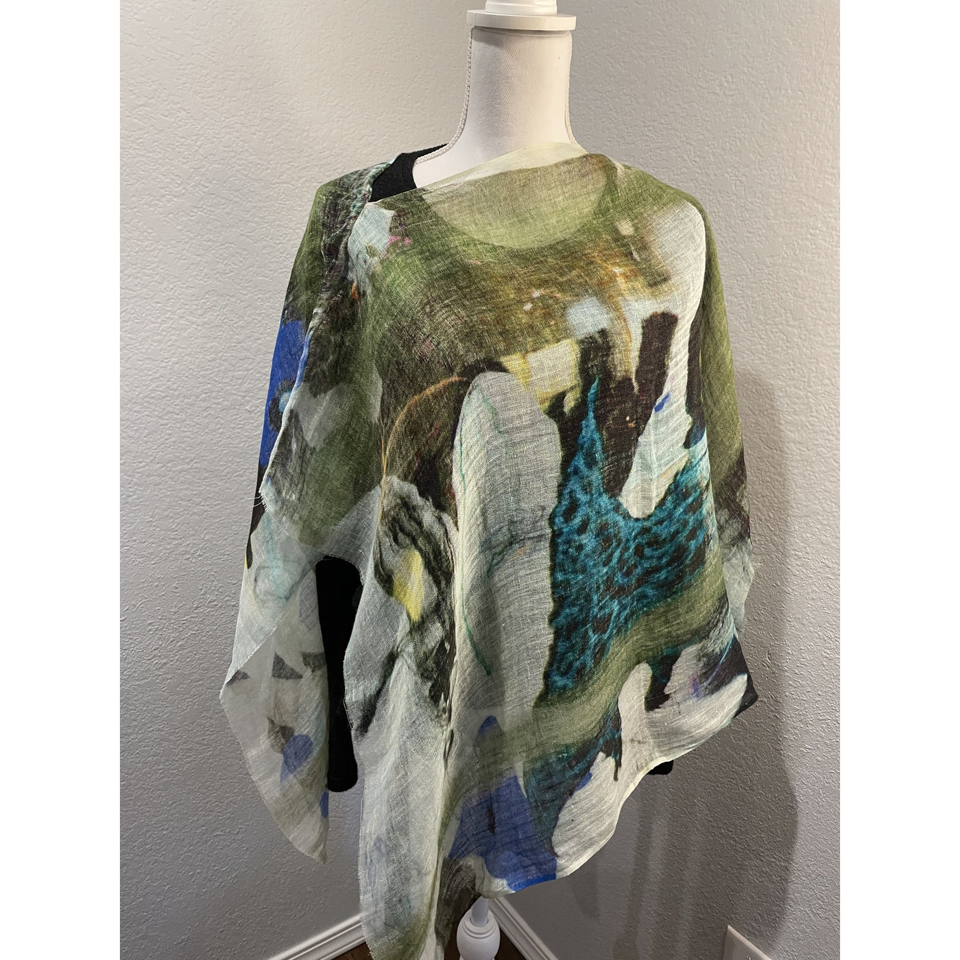 732/E/linen Cape in watercolor Abstract Patterns