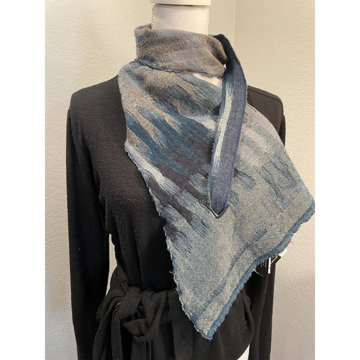 510/Morocco Blue Pointed scarf in Boiled Wool